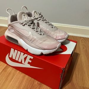 Nike Air Max 2090 Size 7. Barely Rose/Metallic Silver/White